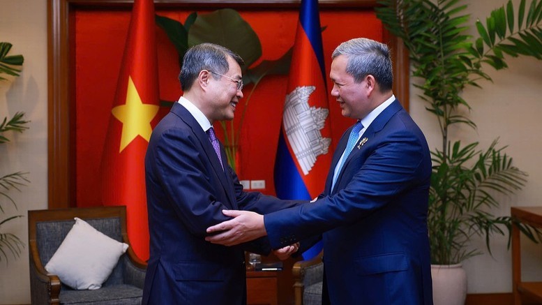 Thủ tướng Lê Minh Hưng tiếp xúc các lãnh đạo ASEAN, thúc đẩy hợp tác khu vực 