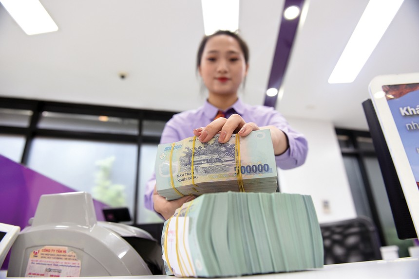 Mặt bằng lãi suất tiếp tục chịu áp lực khi tình trạng lệch pha giữa tăng trưởng huy động và cho vay duy trì