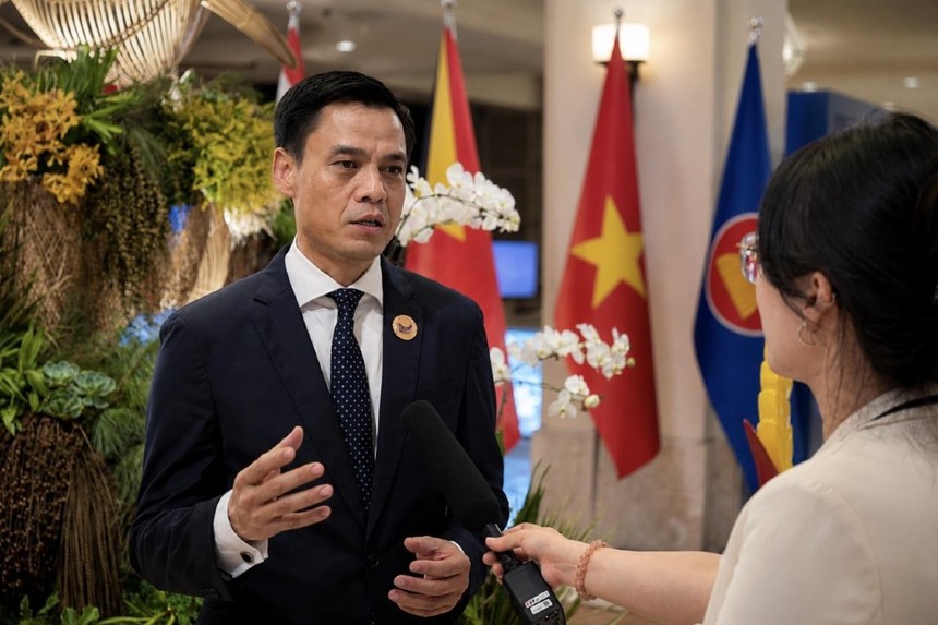 Thứ trưởng Bộ Ngoại giao Đặng Hoàng Giang 