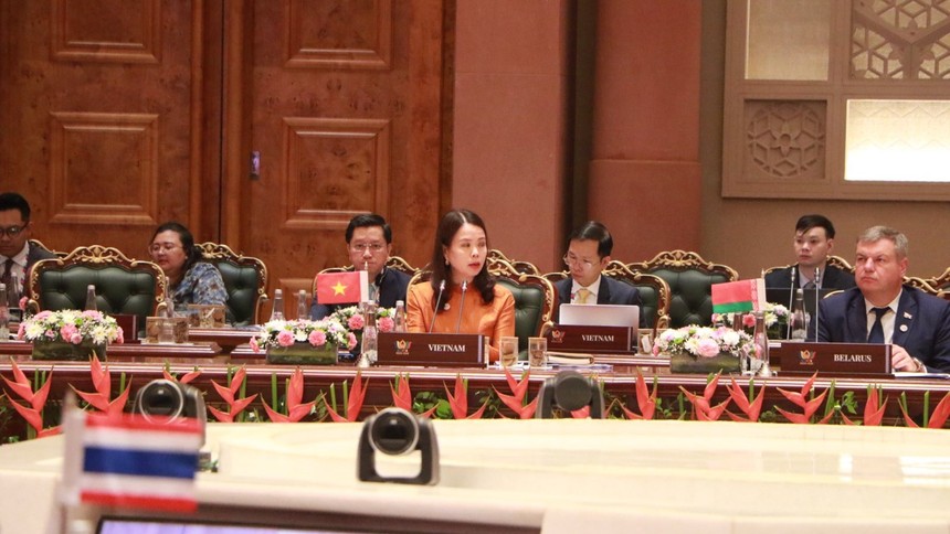 Thứ trưởng Bộ Ngoại giao Việt Nam Nguyễn Minh Hằng phát biểu tại hội nghị. Ảnh: Ngọc Thúy/TTXVN
