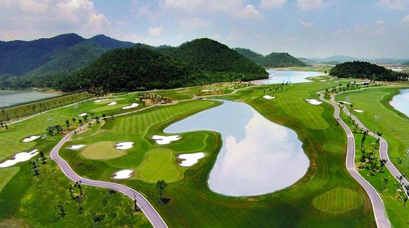 Đà Nẵng hiện có 6 sân golf đang hoạt động. Ảnh: T.X