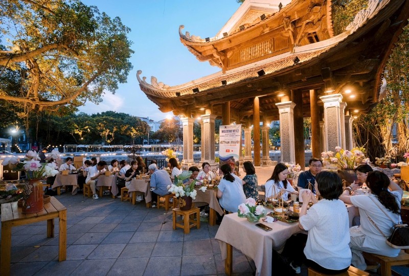 Văn Miếu - Quốc Tử Giám là một trong những di tích liên tục ra mắt sản phẩm du lịch đêm mới lạ, hấp dẫn