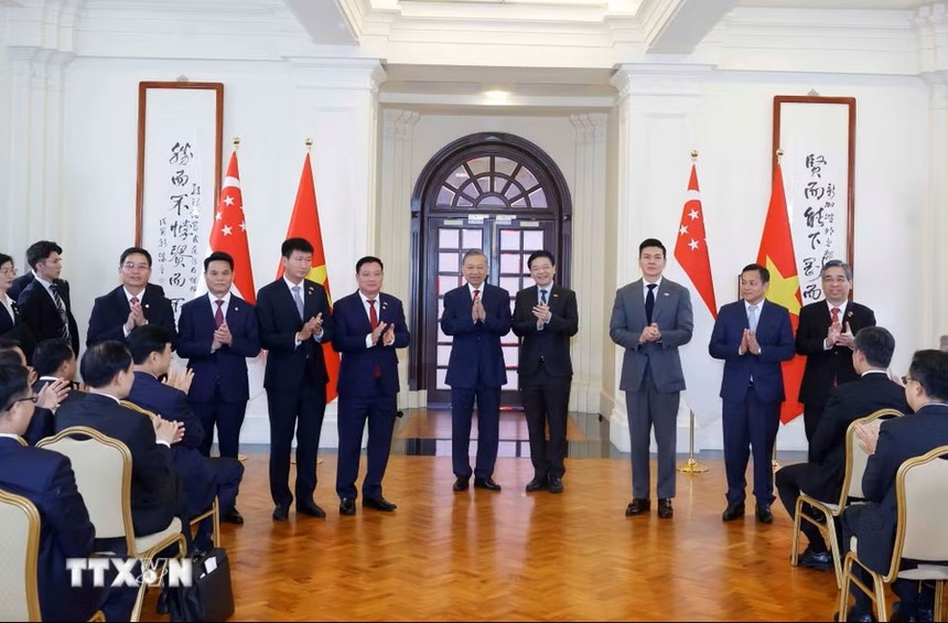 Việt Nam và Singapore ký kết hàng loạt văn kiện hợp tác 