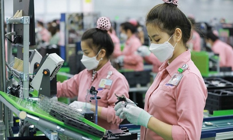 Điện thoại, linh kiện tiếp tục là mặt hàng đóng góp lớn vào kim ngạch xuất khẩu của cả nước 