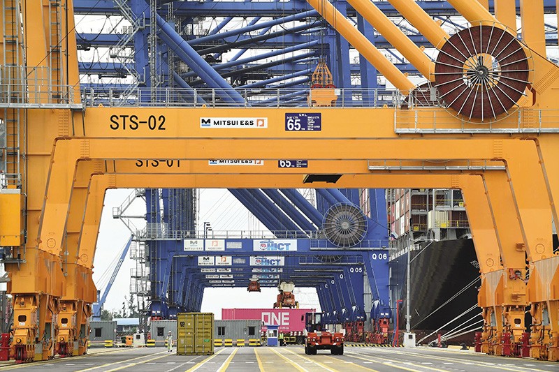 “Phần vô hình” đi theo mỗi container mới là giá trị mà Trung tâm Tài chính hàng hải quốc tế tại TP.HCM hướng tới giữ lại. Ảnh: Đức Thanh