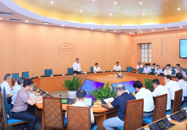 Toàn cảnh cuộc họp của UBND TP.Hà Nội về việc triển khai thực hiện chỉ đạo của Trung ương về khởi công dự án nhà ở xã hội và nhà ở cho thuê.
