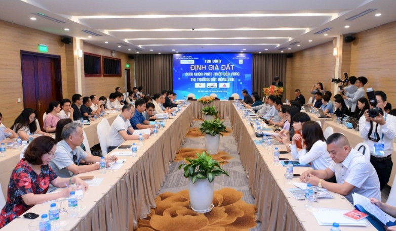 Tọa đàm chuyên đề “Định giá đất – Chìa khóa phát triển bền vững thị trường bất động sản”.
