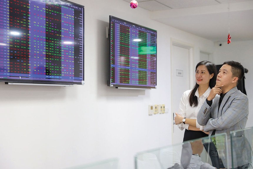 Nhà đầu tư ngày càng dựa nhiều hơn vào dữ liệu và phân tích chuyên sâu thay vì các khuyến nghị mang tính "phím hàng" trên mạng xã hội
