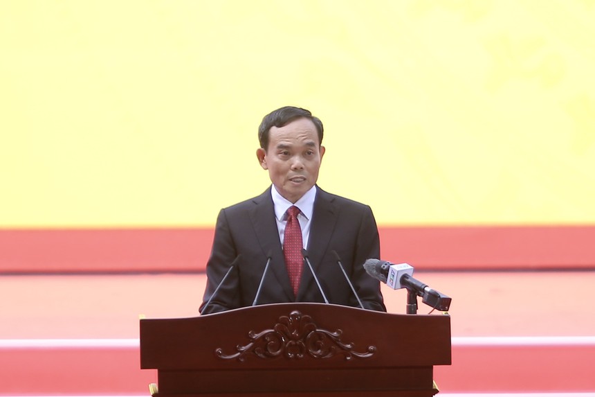 Bí thư Thành ủy TP.HCM Trần Lưu Quang đọc diễn văn Lễ kỷ niệm 50 năm Ngày Thành phố Sài Gòn – Gia Định vinh dự mang tên Chủ tịch Hồ Chí Minh.