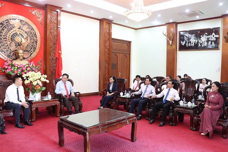 Lãnh đạo tỉnh Đồng Tháp tiếp, làm việc với doanh nghiệp. Nguồn: www.dongthap.gov.vn