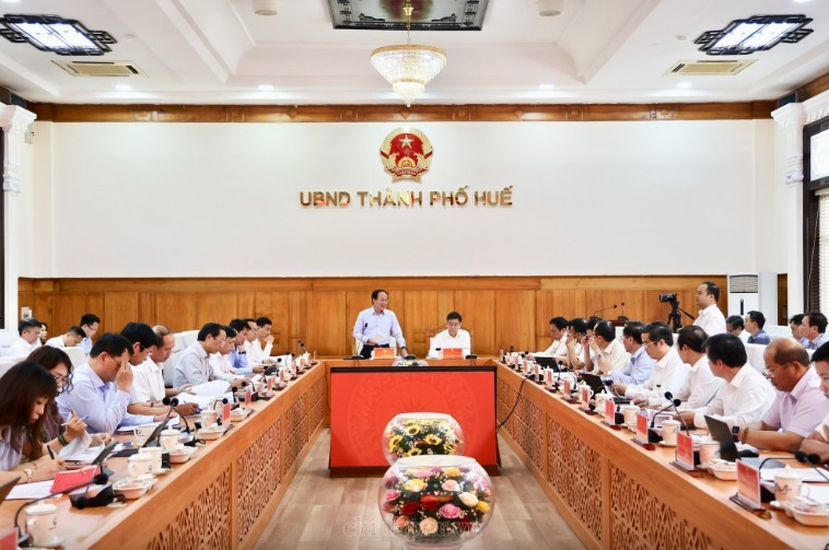 Phó Thủ tướng Chính phủ Lê Tiến Châu làm việc với lãnh đạo thành phố Huế về thực hiện mục tiêu tăng trưởng trên 10% - Ảnh: VGP.