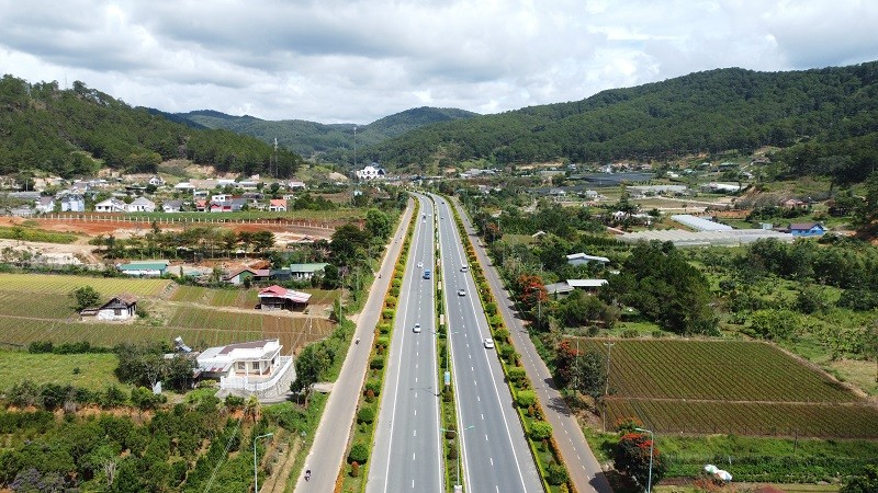 Kế hoạch đầu tư công trung hạn giai đoạn 2026 - 2030 của tỉnh Lâm Đồng có tổng nguồn vốn dự kiến khoảng 125.000 tỷ đồng. Ảnh: Linh Đan 