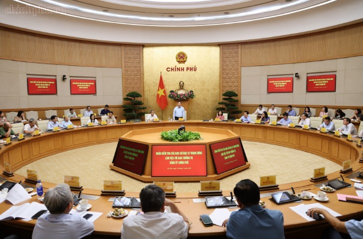 Đồng chí Phạm Gia Túc, Ủy viên Bộ Chính trị, Phó Bí thư Thường trực Đảng ủy Chính phủ, Phó Thủ tướng Thường trực, Phó Trưởng Ban Chỉ đạo Bảo vệ nền tảng tư tưởng của Đảng, đấu tranh phản bác các quan điểm sai trái, thù địch (Ban Chỉ đạo 35) Trung ương, Trưởng Ban Chỉ đạo 35 Đảng ủy Chính phủ dự cuộc làm việc của Đoàn kiểm tra Ban Chỉ đạo 35 Trung ương với Ban Thường vụ Đảng ủy Chính phủ - Ảnh: VGP.