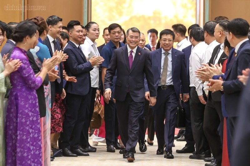 Thủ tướng Chính phủ Lê Minh Hưng đến dự Hội nghị Thường trực Chính phủ với cộng đồng doanh nghiệp - Ảnh: VGP.