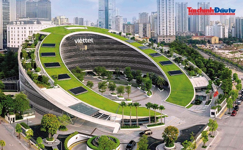 Nhà nước cần hỗ trợ hình thành những doanh nghiệp công nghệ lớn để tạo sức bật cho nền kinh tế. Trong ảnh: Trụ sở Tập đoàn Viettel 