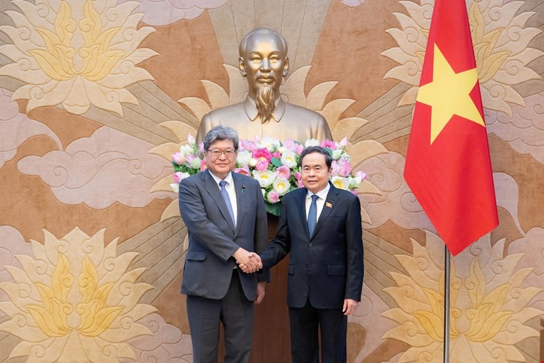 Chủ tịch Quốc hội Trần Thanh Mẫn tiếp Quyền Tổng thư ký Đảng Dân chủ Tự do Nhật Bản. Ảnh: QH.