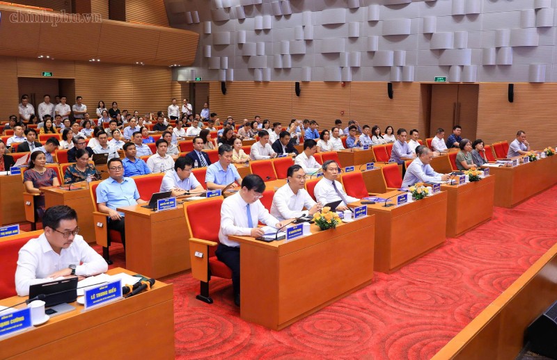 Các đại biểu tham dự hội nghị.