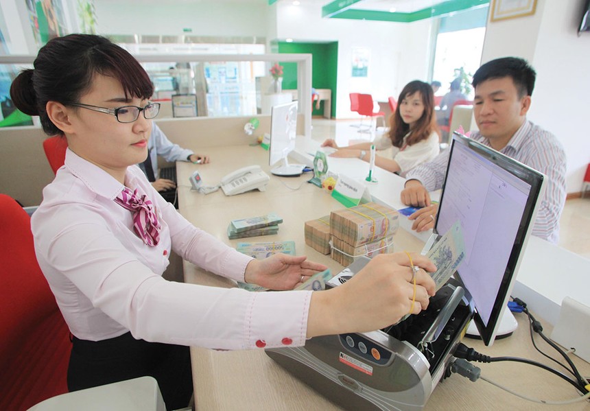 Bên cạnh tăng trưởng tín dụng, nhiều ngân hàng đang đẩy mạnh nguồn thu ngoài lãi nhằm giảm phụ thuộc vào thu nhập lãi và duy trì đà tăng trưởng lợi nhuận