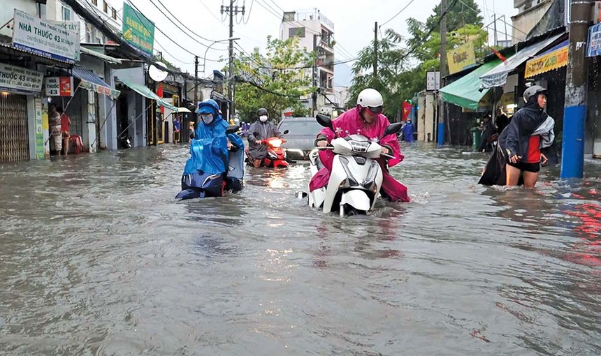 Năm 2026, TP.HCM sẽ hoàn thành 9 dự án thoát nước và chống ngập với tổng mức đầu tư khoảng 7.150 tỷ đồng, góp phần xử lý 3 trong tổng số 50 điểm ngập có độ sâu từ 30 cm trở lên và thời gian ngập kéo dài trên 30 phút.