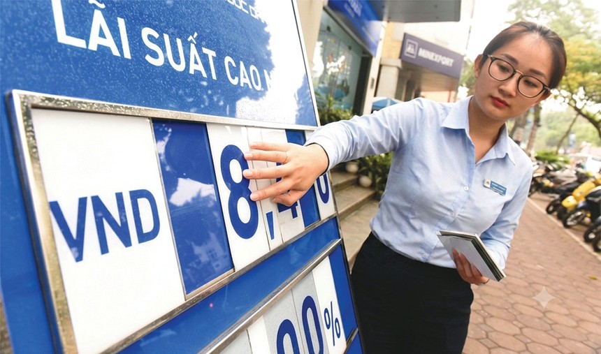 Lãi suất huy động neo cao đẩy mặt bằng lãi suất cho vay tăng 0,4%/năm trong tháng 6 vừa qua