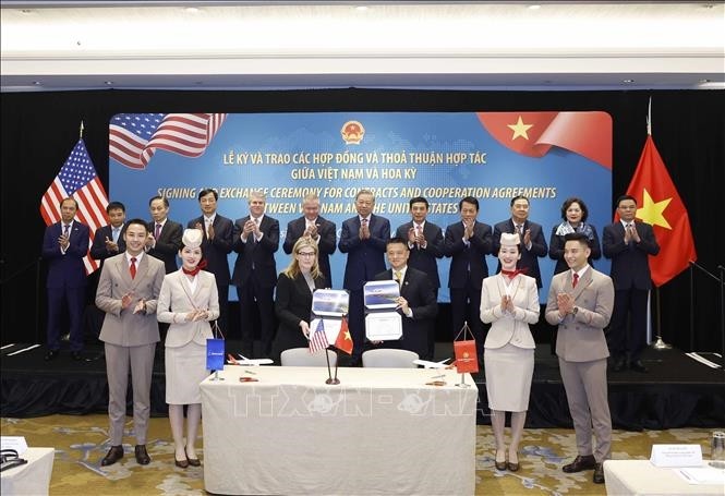 Tổng Bí thư Tô Lâm chứng kiến lễ ký và trao các hợp đồng, thỏa thuận hợp tác của Việt Nam và Hoa Kỳ (tháng 2/2026). Ảnh: TTXVN.