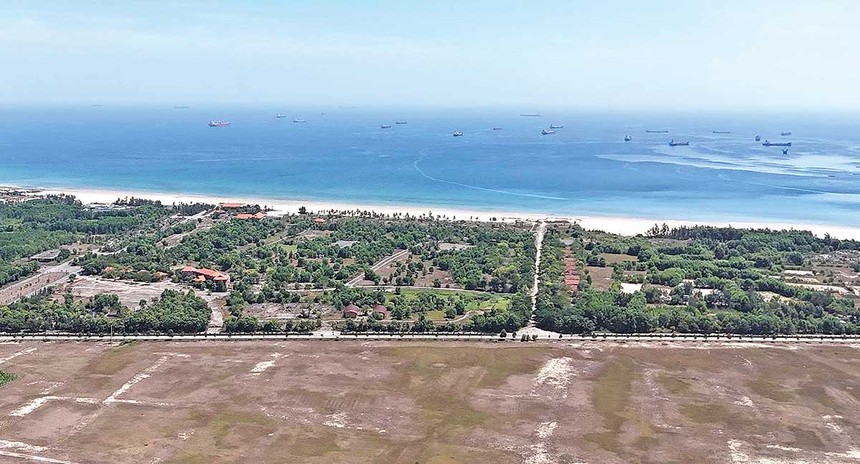 Quảng Ngãi kiên quyết xử lý các dự án chậm triển khai và tháo gỡ cho những dự án tiềm năng nhằm từng bước khơi thông nguồn lực đất đai (Ảnh: P.V) 