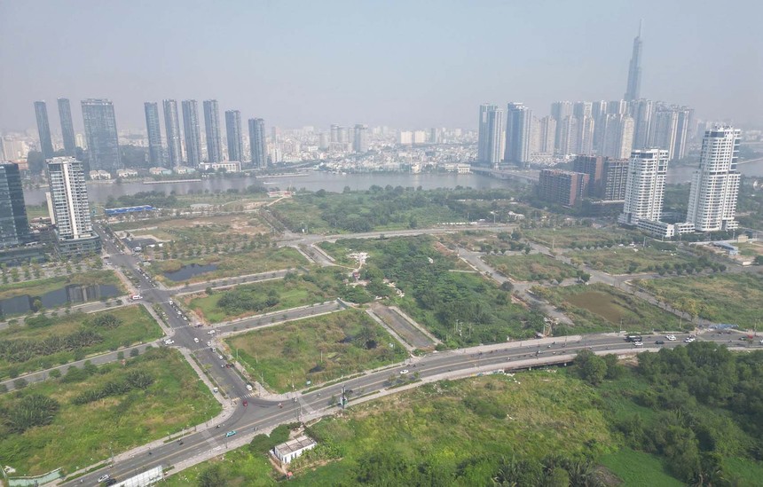 Lô đất 1.K3.5.HH có diện tích 10.059 m2 tại Khu đô thị mới Thủ Thiêm dự kiến được TP.HCM tổ chức đấu giá trong tháng 9, giá khởi điểm hơn hơn 2.960 tỷ đồng. Ảnh: Lê Toàn. 