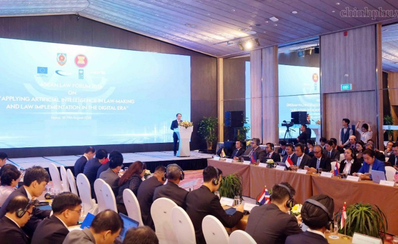Phó Thủ tướng Lê Tiến Châu phát biểu tại Phiên khai mạc Diễn đàn Pháp luật ASEAN năm 2026 - Ảnh: chinhphu.vn