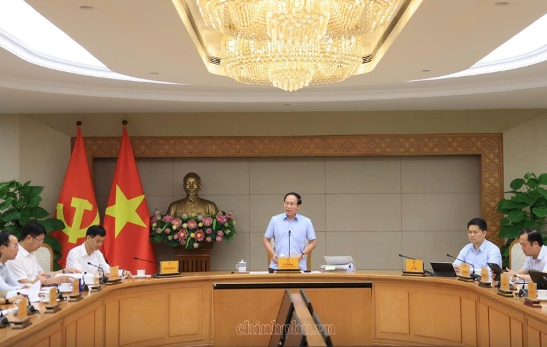 Phó Thủ tướng Chính phủ Lê Tiến Châu chủ trì họp về tình hình triển khai thực hiện tổng rà soát hệ thống văn bản quy phạm pháp luật - Ảnh: chinhphu.vn