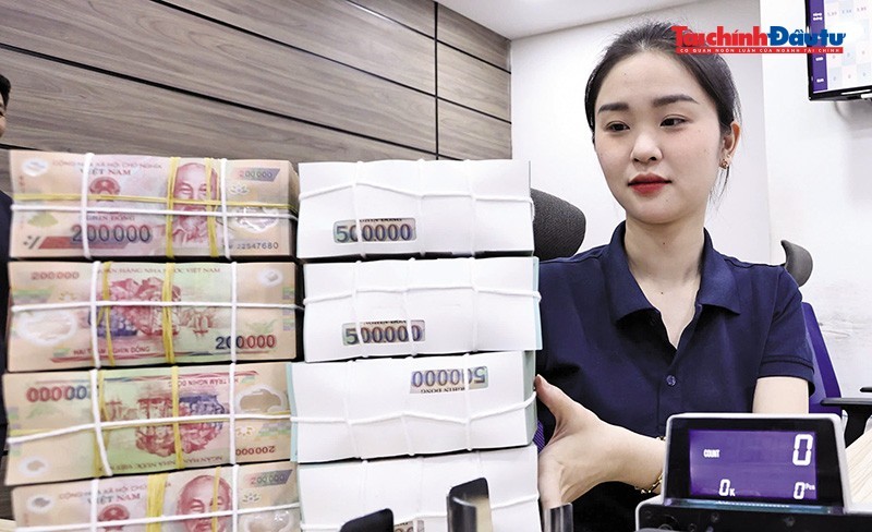 Quy mô tín dụng tăng gấp đôi trong 5 năm qua, song cần hướng dòng vốn vào các lĩnh vực sản xuất kinh doanh, thay vì bất động sản