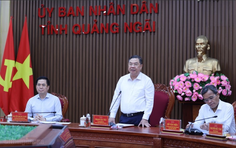 Phó Thủ tướng Thường trực Phạm Gia Túc chủ trì cuộc làm việc với Ban Thường vụ Tỉnh ủy Quảng Ngãi chiều 15/8 - Ảnh: chinhphu.vn