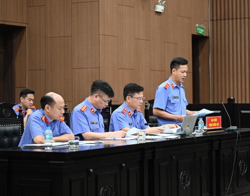 Đại diện Viện Kiểm sát giữ quyền công tố và kiểm sát xét xử tại phiên tòa sơ thẩm. 