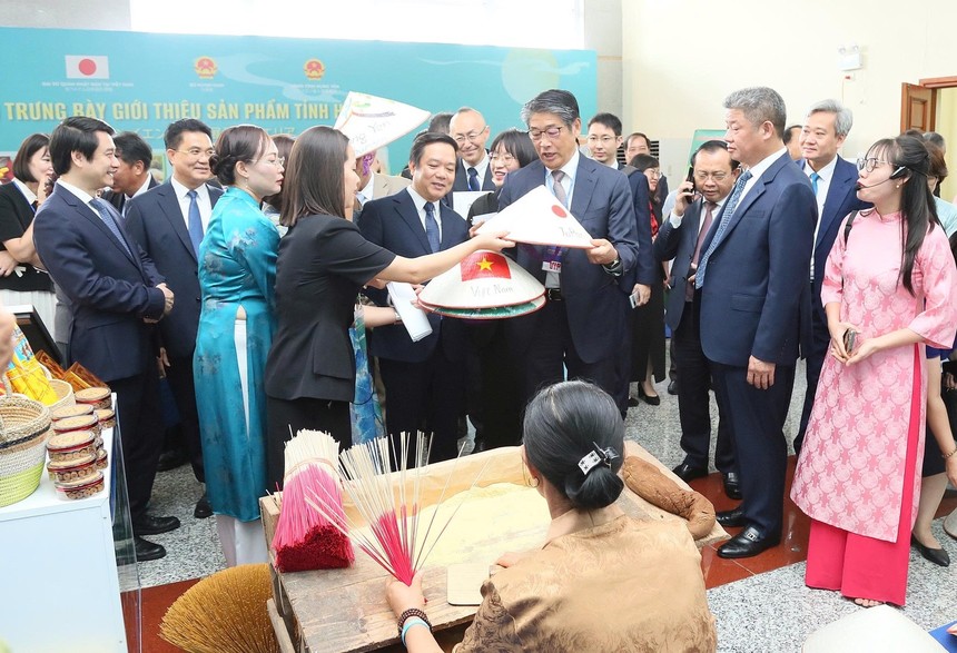 Các hoạt động xúc tiến thương mại, trưng bày và giới thiệu sản phẩm được tổ chức nhằm quảng bá sản phẩm OCOP, đặc sản địa phương và kết nối tiêu thụ.