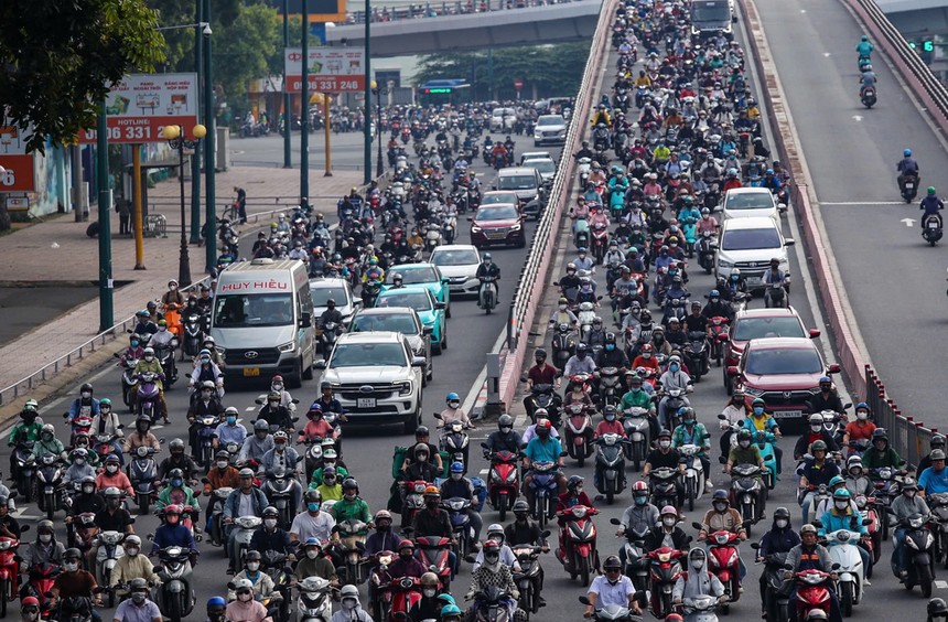 TP.HCM có khoảng 11,5 triệu xe mô tô, xe gắn máy và khoảng 1,2 triệu ô tô các loại.