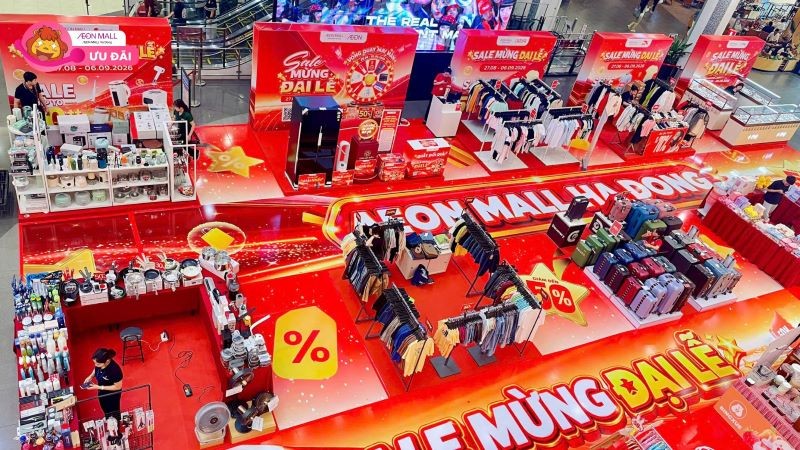 Kỳ nghỉ 2/9 kéo dài 5 ngày kéo theo làn sóng đi lại, mua sắm tăng mạnh, nhưng người tiêu dùng ngày càng tính toán kỹ hơn khi chi tiêu. Ảnh: AEON Hà Đông