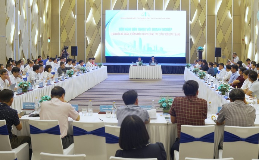 Toàn cảnh buổi đối thoại. Ảnh: danang.gov.vn