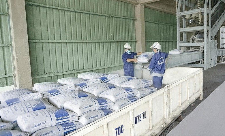 Tiêu thụ xi măng 8 tháng năm 2026 tăng cả ở kênh nội địa lẫn xuất khẩu. 