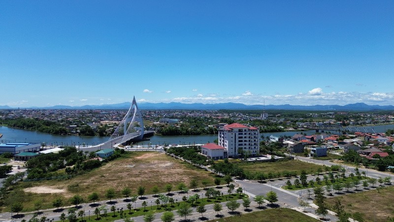 Cầu dây văng sông Hiếu đã hoàn thành phần cầu.