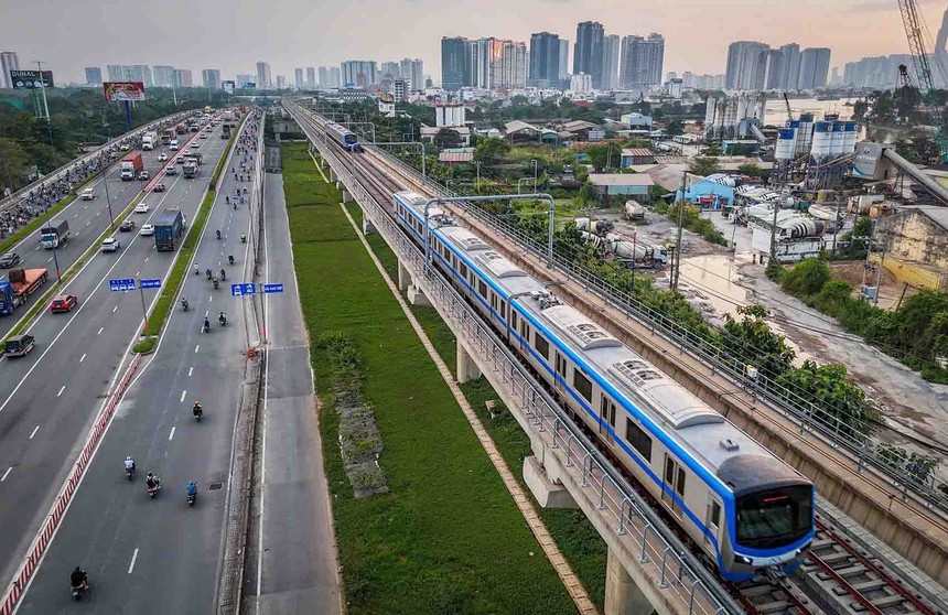 Các khu vực quanh ga sẽ được định hướng bố trí đất và công trình hỗn hợp, kết hợp các chức năng nhà ở, thương mại, dịch vụ, văn phòng và công trình công cộng. Ảnh: Lê Toàn.