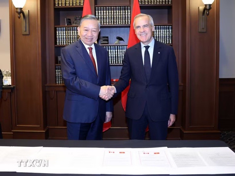 Tổng Bí thư, Chủ tịch nước Tô Lâm và Thủ tướng Canada Mark Carney. (Ảnh: TTXVN). 