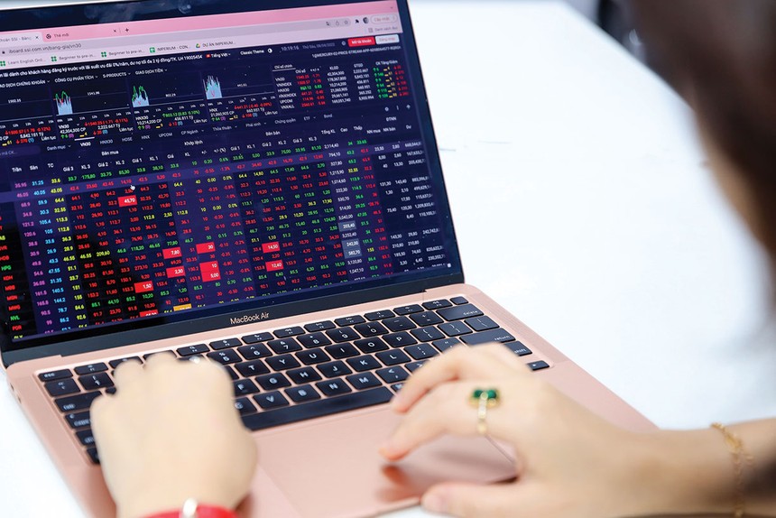 Dù các ETF mới đang mở rộng cách tiếp cận thị trường nhưng lựa chọn dành cho nhà đầu tư vẫn chủ yếu xoay quanh cổ phiếu
