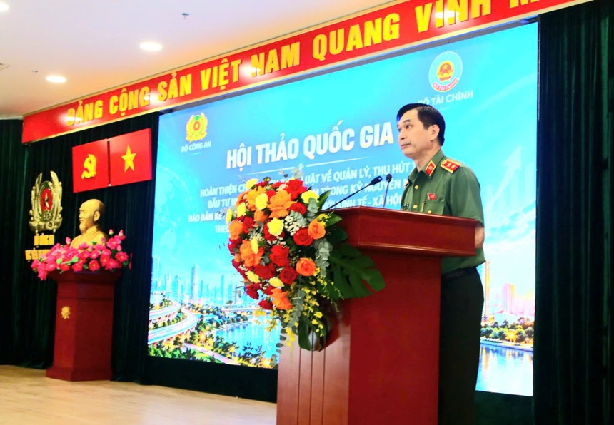 PGS.TS. Trung tướng Trịnh Ngọc Quyên, Giám đốc Học viện An ninh phát biểu tại Hội thảo. (Ảnh Duy Thăng: HVAN). 