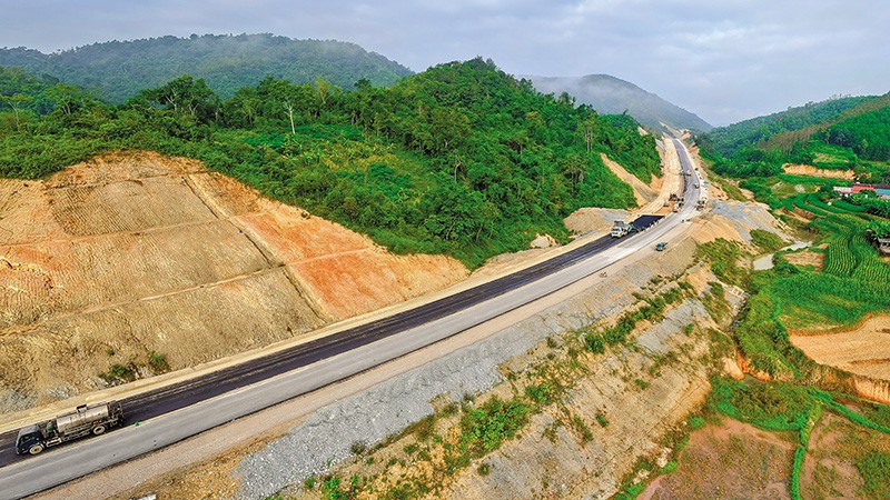 Thi công hoàn thiện Dự án PPP cao tốc Đồng Đăng - Trà Lĩnh 