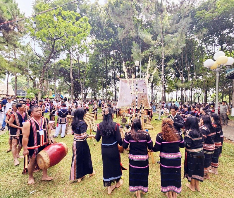 Chương trình Festival cồng chiêng kết hợp Tuần lễ Hoa Dã quỳ – Núi lửa Chư Đang Ya năm 2026 tại Gia Lai sẽ diễn ra từ ngày 30/10 đến ngày 8/11/2026. 