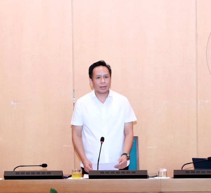 Phó Giám đốc Sở Tài chính Hà Nội Vũ Trung Thành phát biểu ý kiến.
