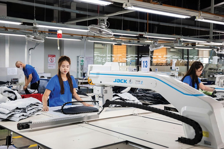 Đơn hàng Thu - Đông gia tăng giúp các doanh nghiệp dệt may đẩy mạnh sản xuất 