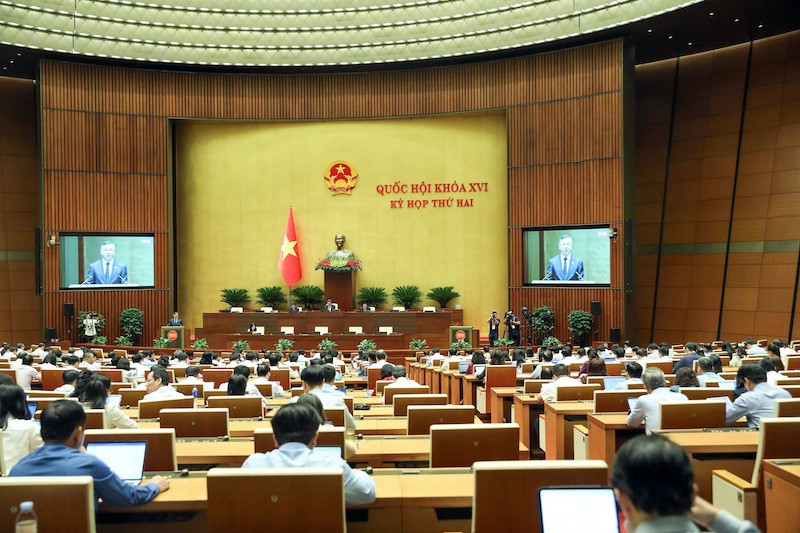 Quốc hội nghe tờ trình dự án Luật. Ảnh: Đức Thanh.