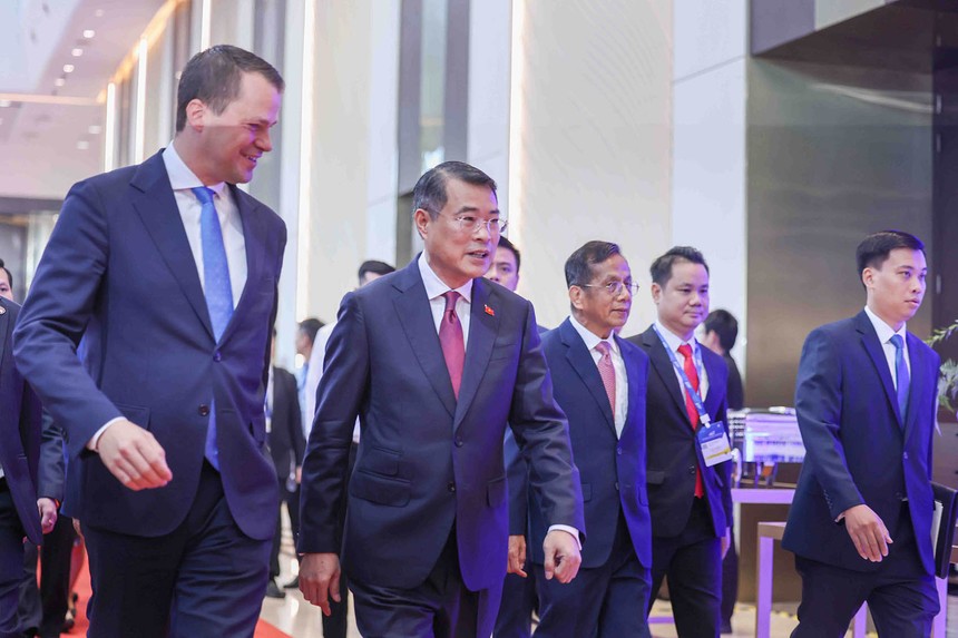 Thủ tướng Lê Minh Hưng tham dự Diễn đàn Kinh tế Mùa thu 2026 tại TP.HCM. Ảnh: Lê Toàn.