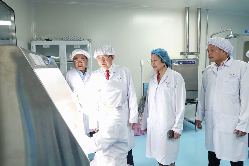 Thăng hạng, Bidiphar (DBD) lọt Top 4 công ty dược phẩm uy tín nhất Việt Nam 2024