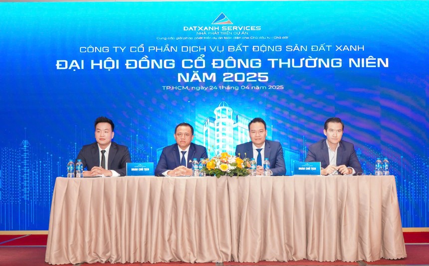 Đoàn chủ tịch Dat Xanh Services tại ĐHĐCĐ năm 2025